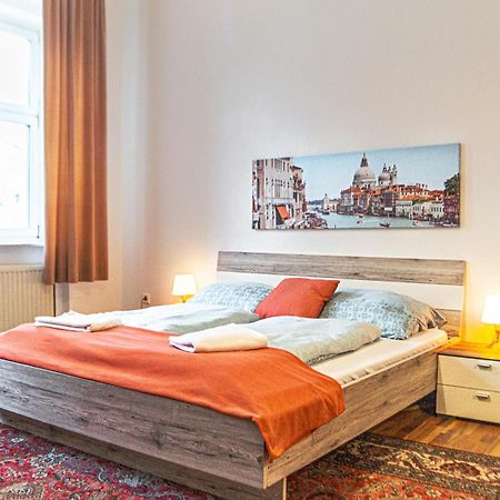 Comfy 2Br- Apartment Near Wiener Stadthalle Viena Exterior foto