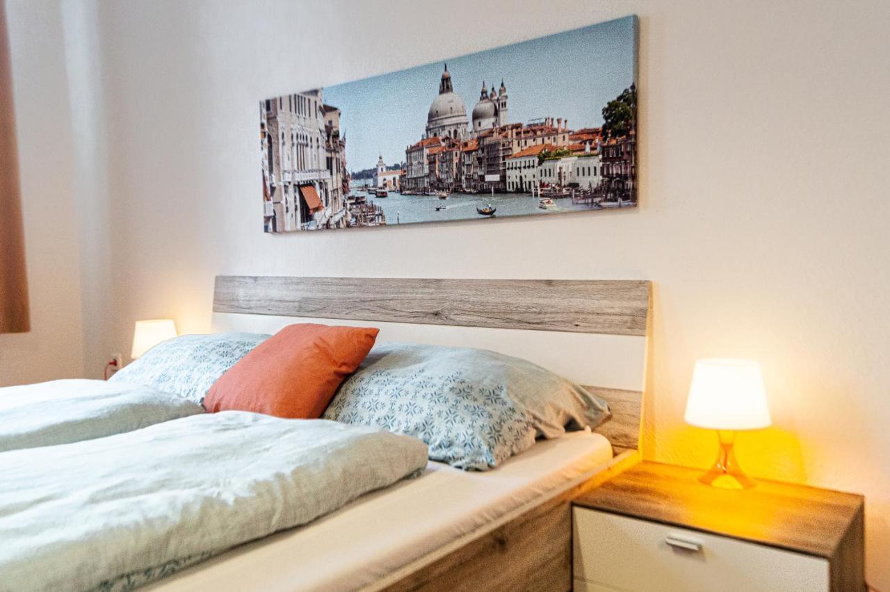Comfy 2Br- Apartment Near Wiener Stadthalle Viena Exterior foto