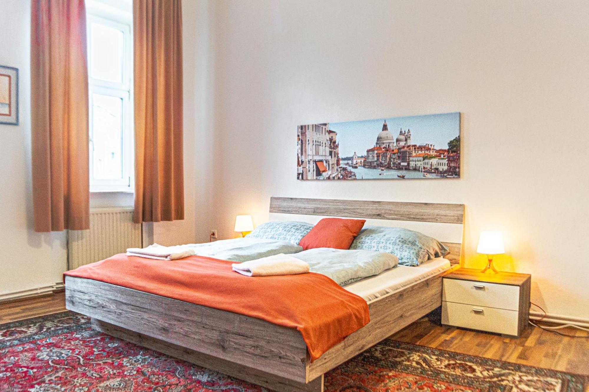 Comfy 2Br- Apartment Near Wiener Stadthalle Viena Exterior foto