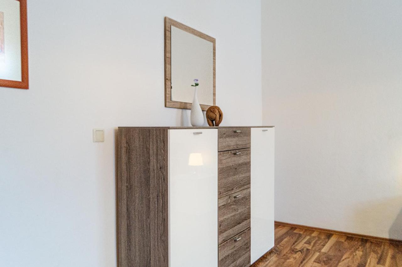 Comfy 2Br- Apartment Near Wiener Stadthalle Viena Exterior foto