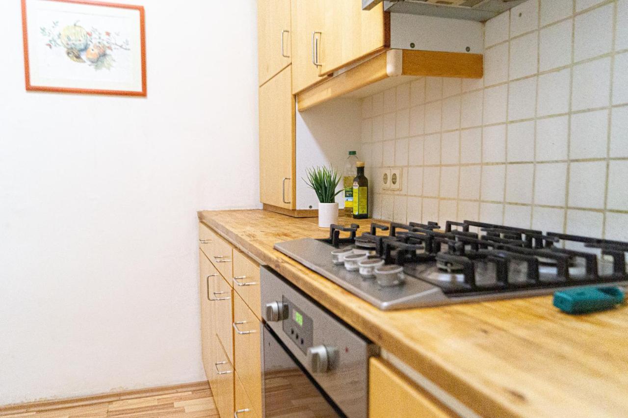 Comfy 2Br- Apartment Near Wiener Stadthalle Viena Exterior foto