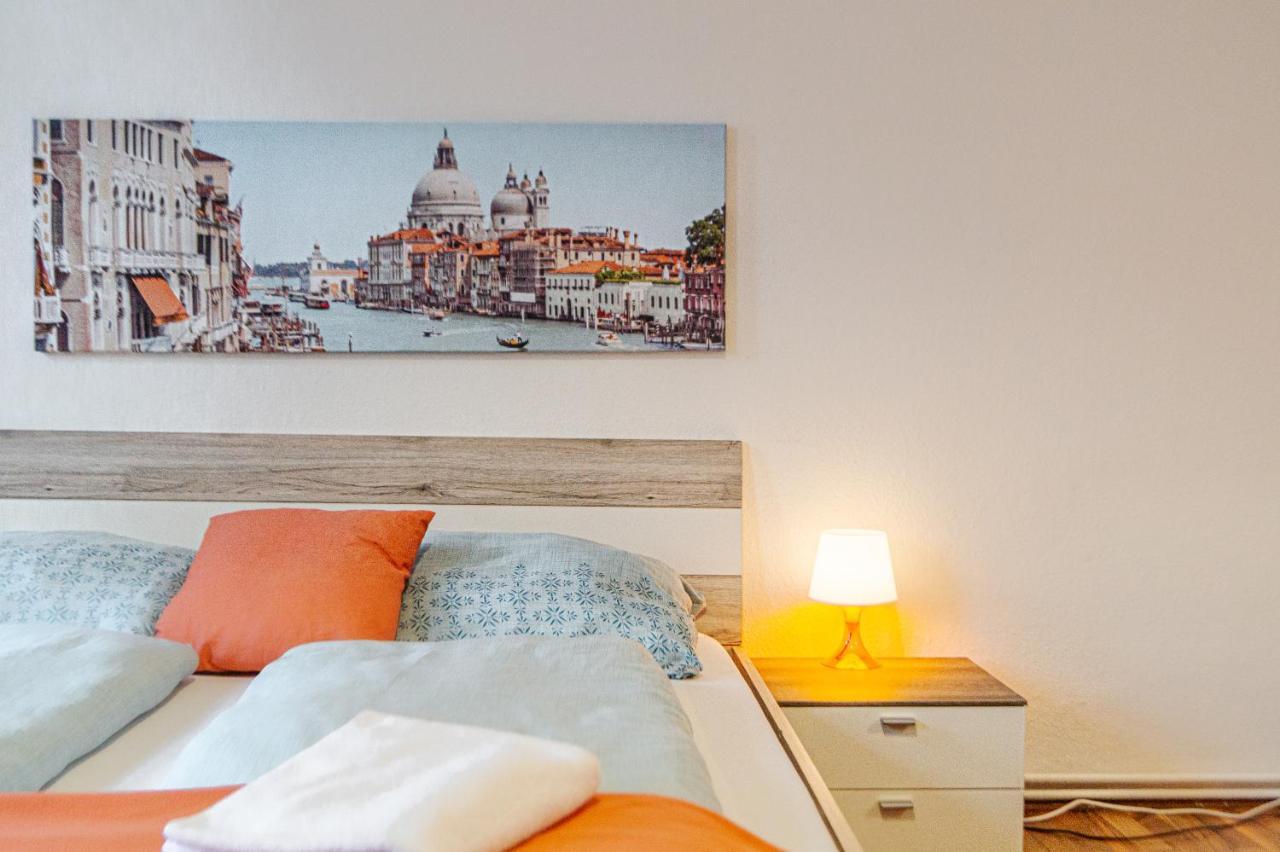 Comfy 2Br- Apartment Near Wiener Stadthalle Viena Exterior foto