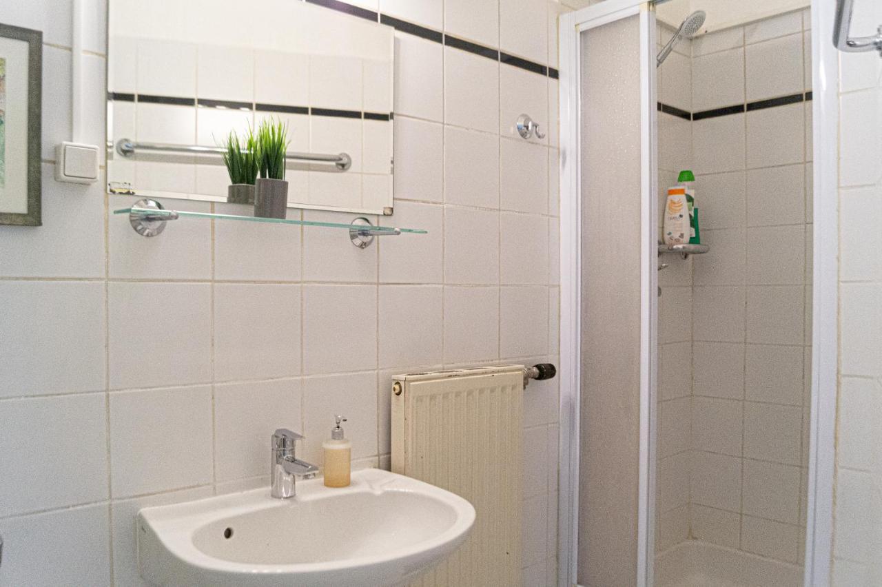 Comfy 2Br- Apartment Near Wiener Stadthalle Viena Exterior foto