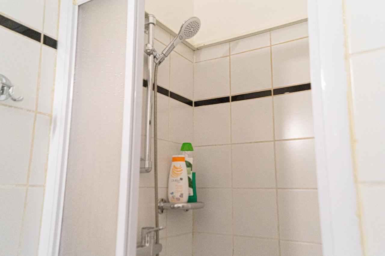 Comfy 2Br- Apartment Near Wiener Stadthalle Viena Exterior foto